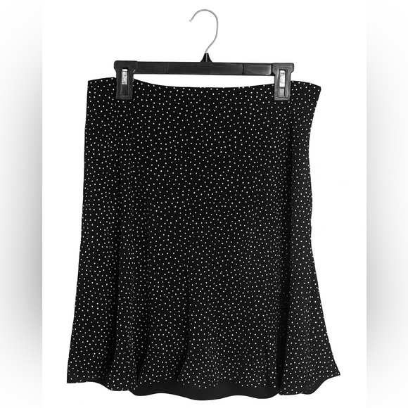 Ann Taylor Loft Women's Size 12 Flared, Lined Black Silk Skirt W Ruffled Bottom. - Picture 3 of 3
